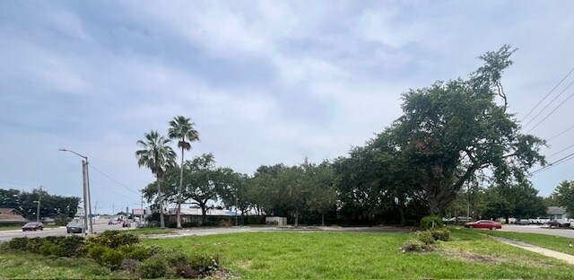 101 W Main St, Apopka, FL à vendre - Photo du bâtiment - Image 2 de 4