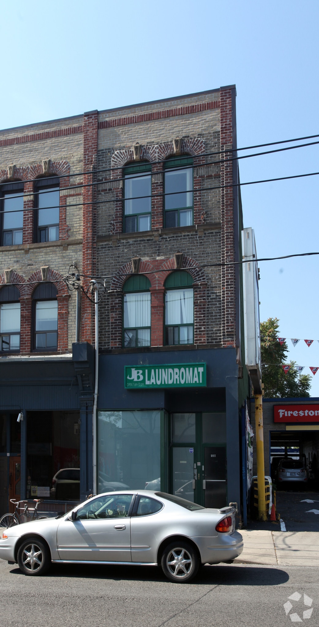 134-138 Ossington Ave, Toronto, ON for lease Primary Photo- Image 1 of 4