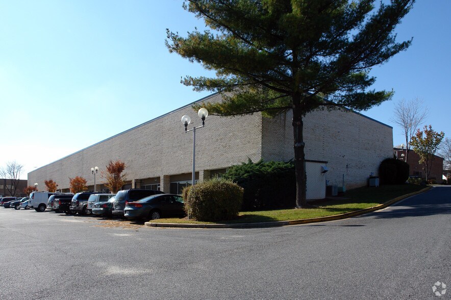 8641-8705 Grovemont Cir, Gaithersburg, MD à louer - Photo principale - Image 1 de 3