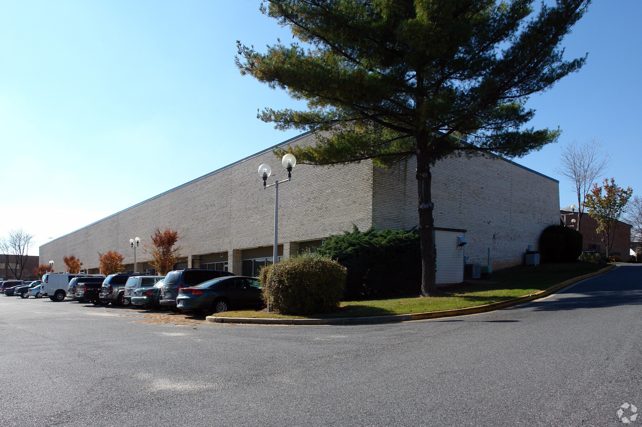 8641-8705 Grovemont Cir, Gaithersburg, MD for lease Primary Photo- Image 1 of 4