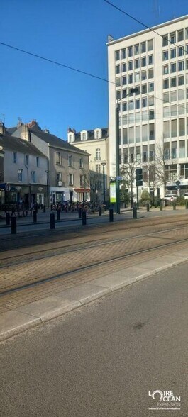 Commerce de détail dans Nantes à louer - Photo du bâtiment - Image 2 de 2
