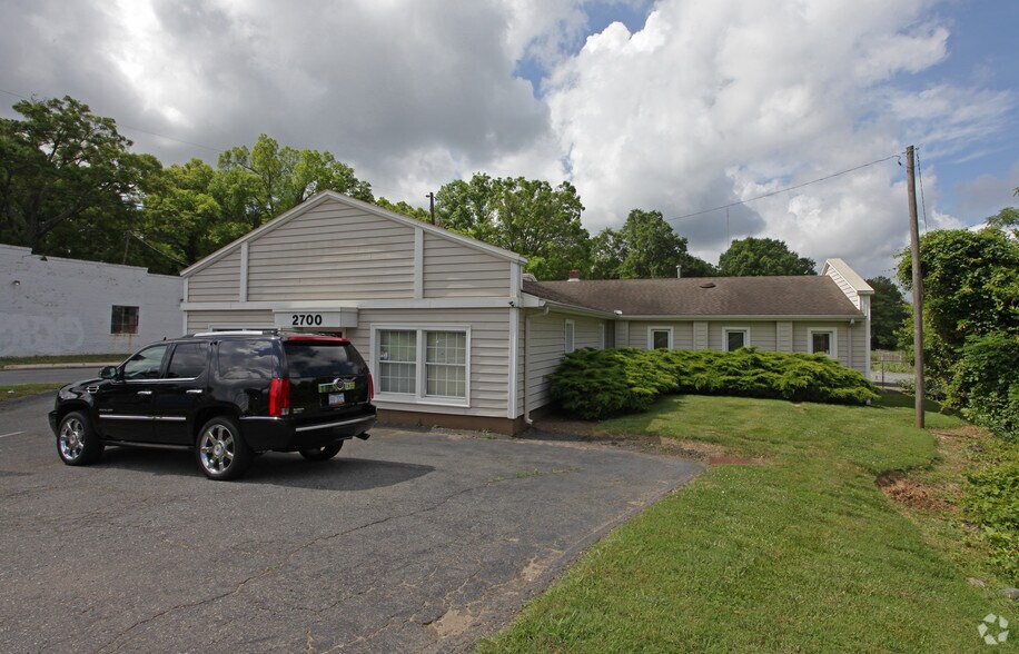 2700 Monroe Rd, Charlotte, NC à vendre - Photo du bâtiment - Image 3 de 4
