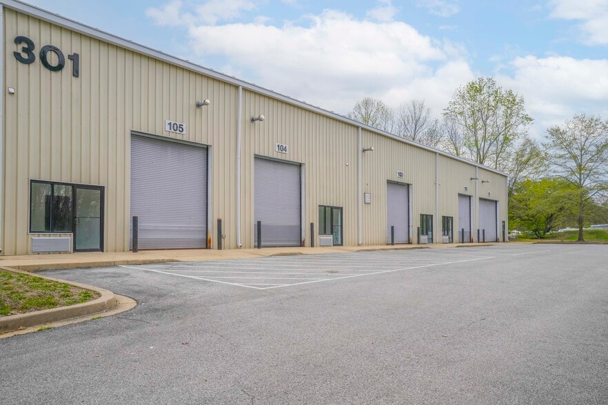 301 Bugeye Sq, Prince Frederick, MD for lease - Building Photo - Image 1 of 14