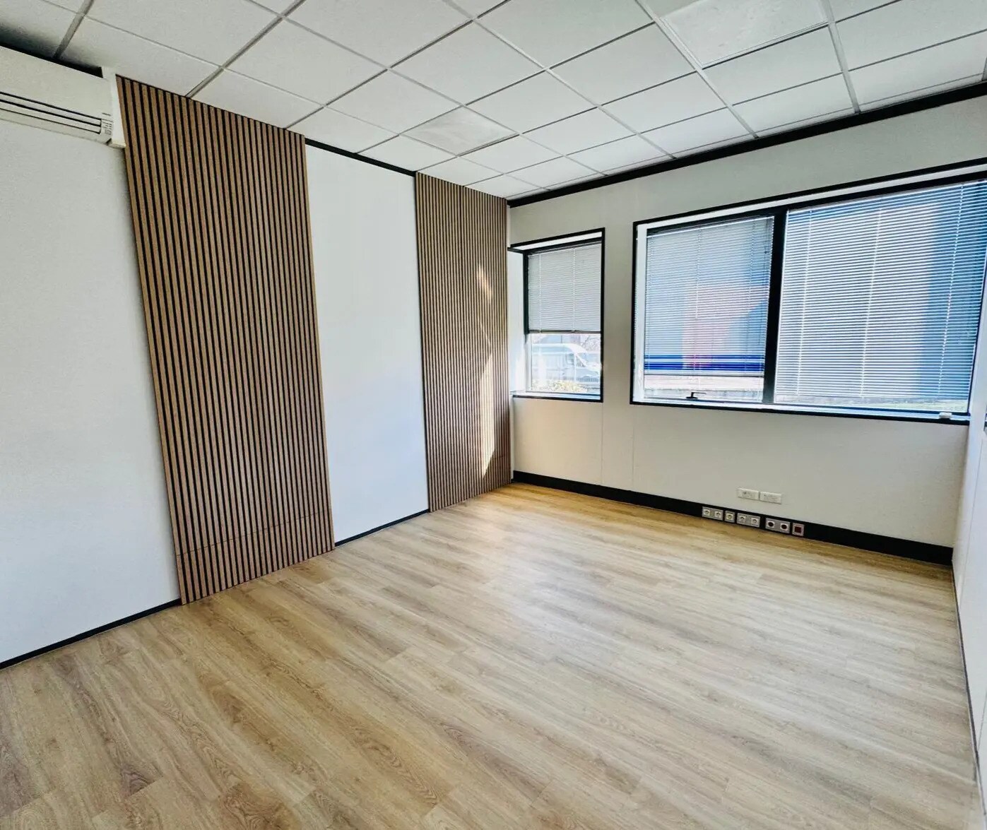 15 Rue Des Frères Lumière, Chassieu for lease Interior Photo- Image 1 of 6