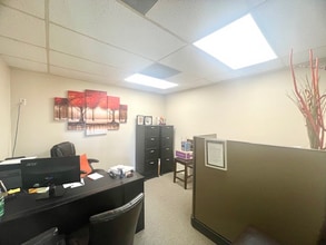 222 N Mountain Ave, Upland, CA à louer Photo intérieure- Image 2 de 14