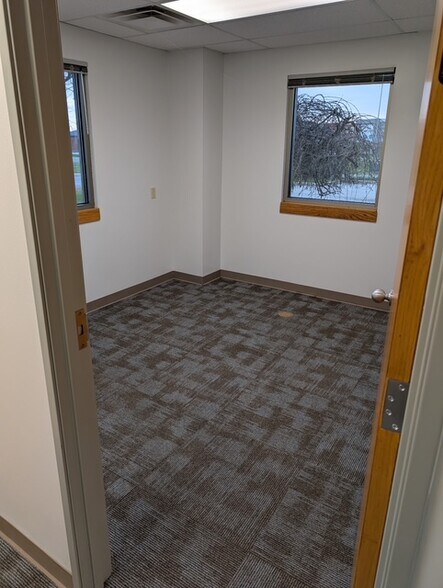 788 Connexion Way, Columbia City, IN à louer - Photo du bâtiment - Image 2 de 9