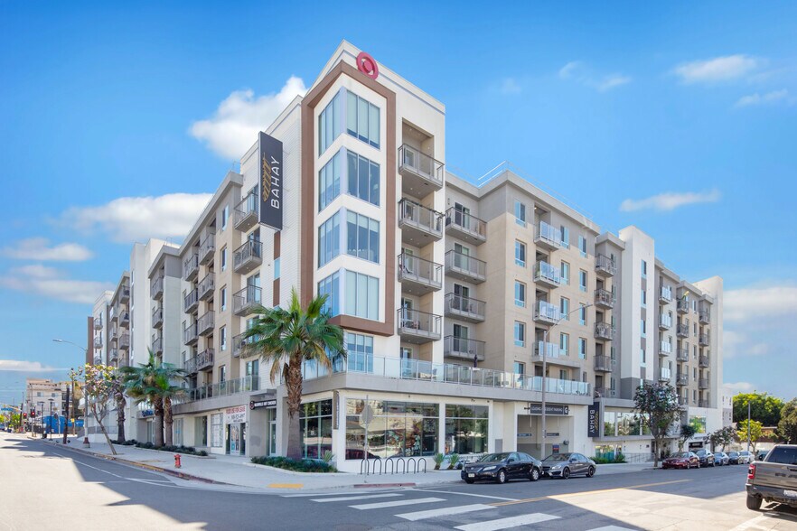 330 N Westlake Ave, Los Angeles, CA à louer - Photo du bâtiment - Image 2 de 46