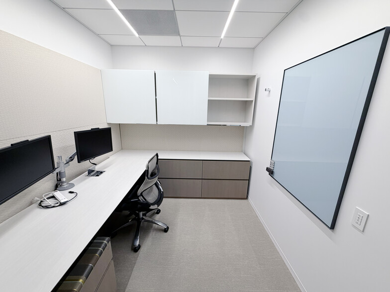 515 S Flower St, Los Angeles, CA for lease - Interior Photo - Image 3 of 9
