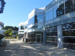 12 Chaplin Dr, Lane Cove West à louer Photo du bâtiment- Image 1 de 4