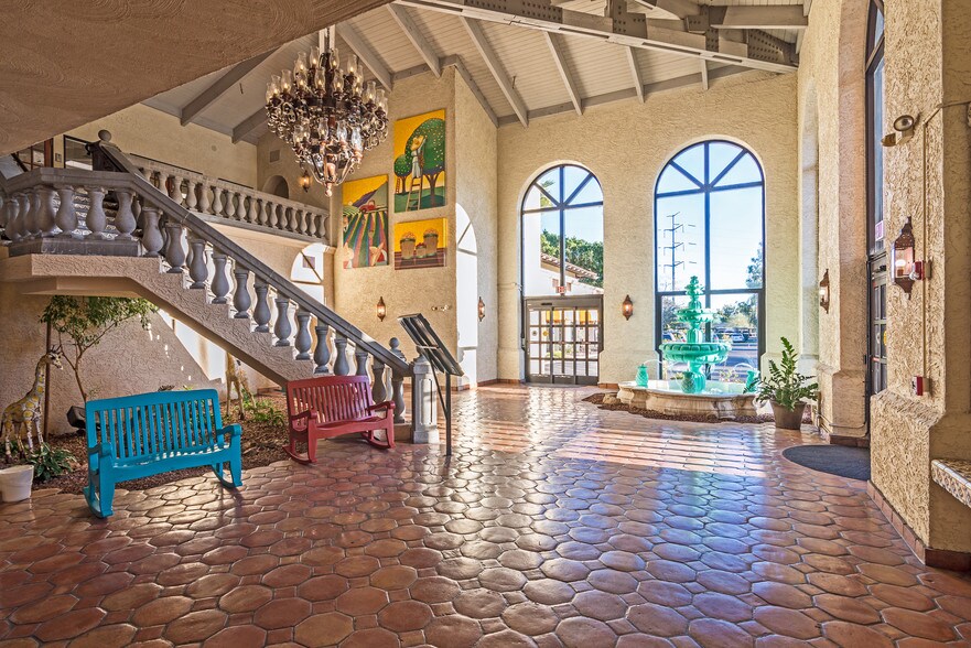 7776 S Pointe Pky W, Phoenix, AZ à louer - Hall d’entrée - Image 2 de 10