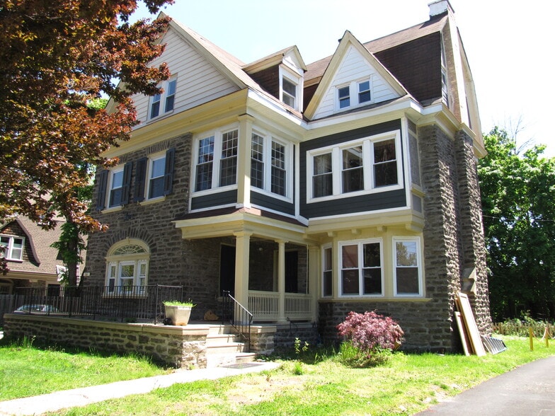 144 W Washington Ln, Philadelphia, PA à vendre - Photo du bâtiment - Image 2 de 24