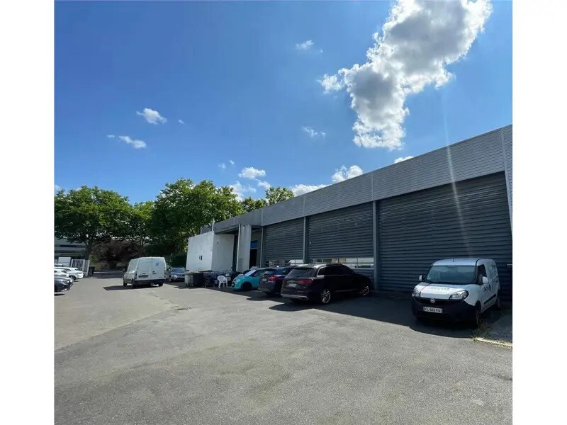 Flex dans Bondoufle à louer Photo du bâtiment- Image 1 de 12