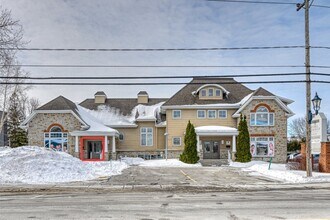 458 Av Saint-Charles, Vaudreuil-dorion, QC for lease Building Photo- Image 1 of 7