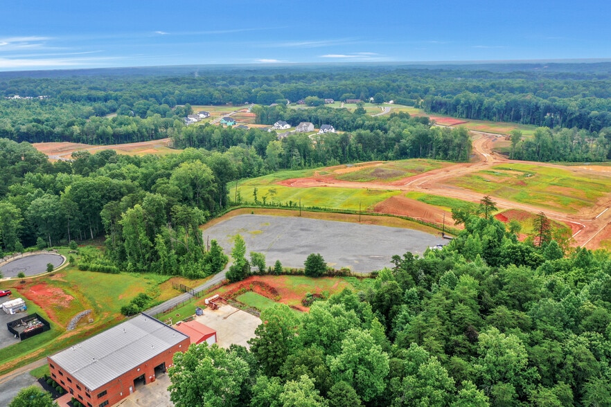 11134 Business Ln, Mint Hill, NC for lease - Building Photo - Image 3 of 3