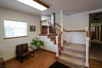 795 W 7th Ave, Eugene, OR for lease Interior Photo- Image 2 of 10