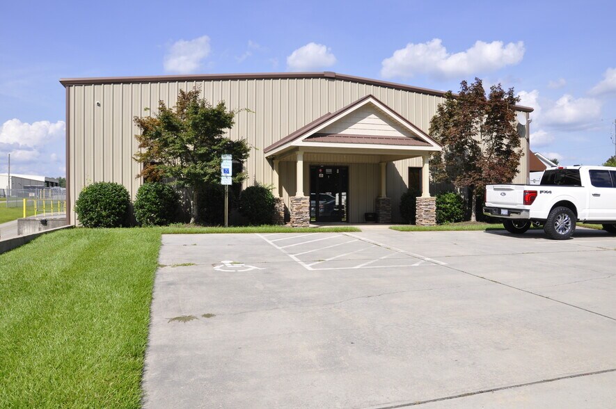 3105 Hal Siler Dr, Sanford, NC for lease - Primary Photo - Image 1 of 3