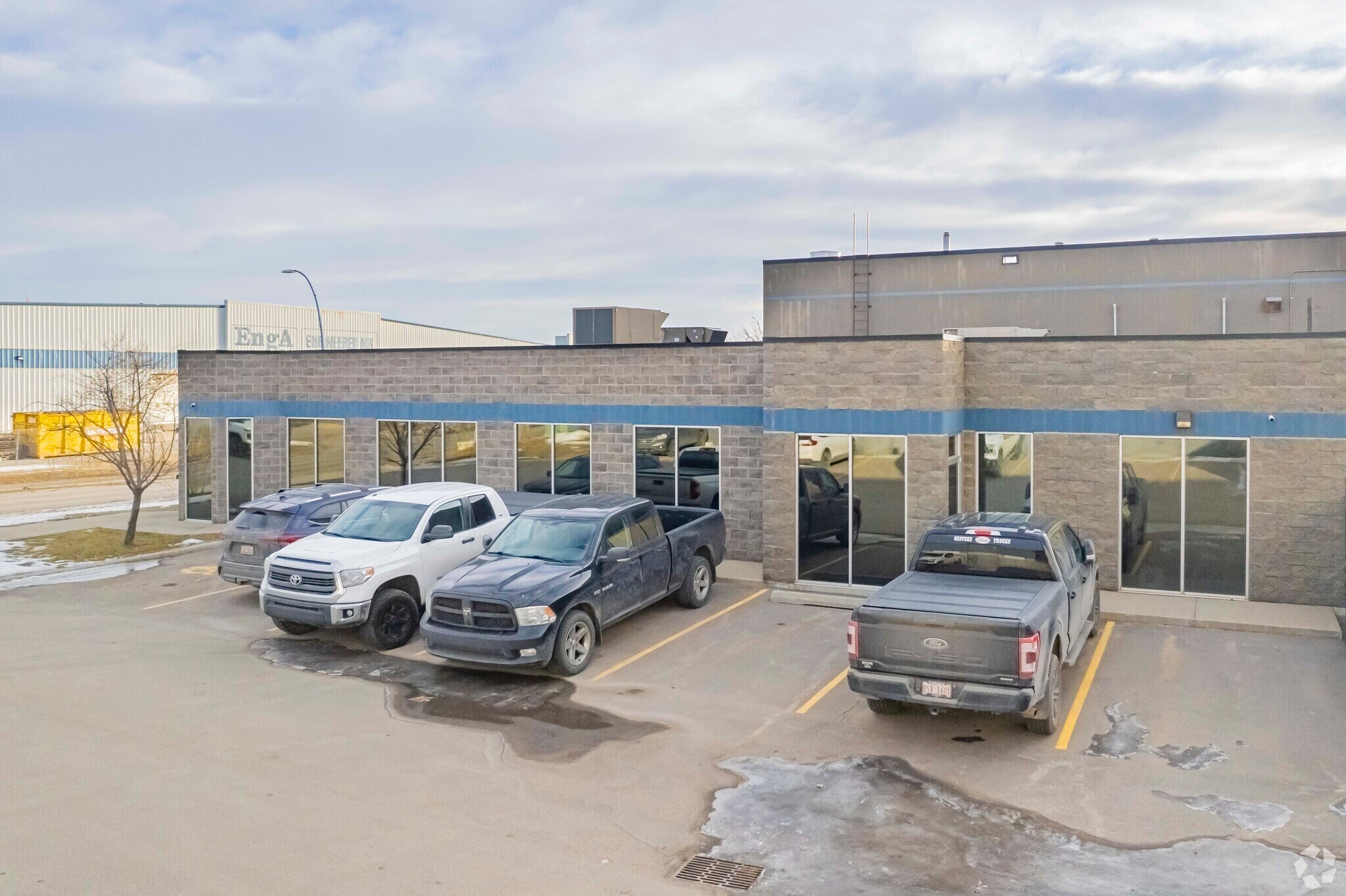 1345 Highfield Cres SE, Calgary, AB à vendre Photo principale- Image 1 de 1