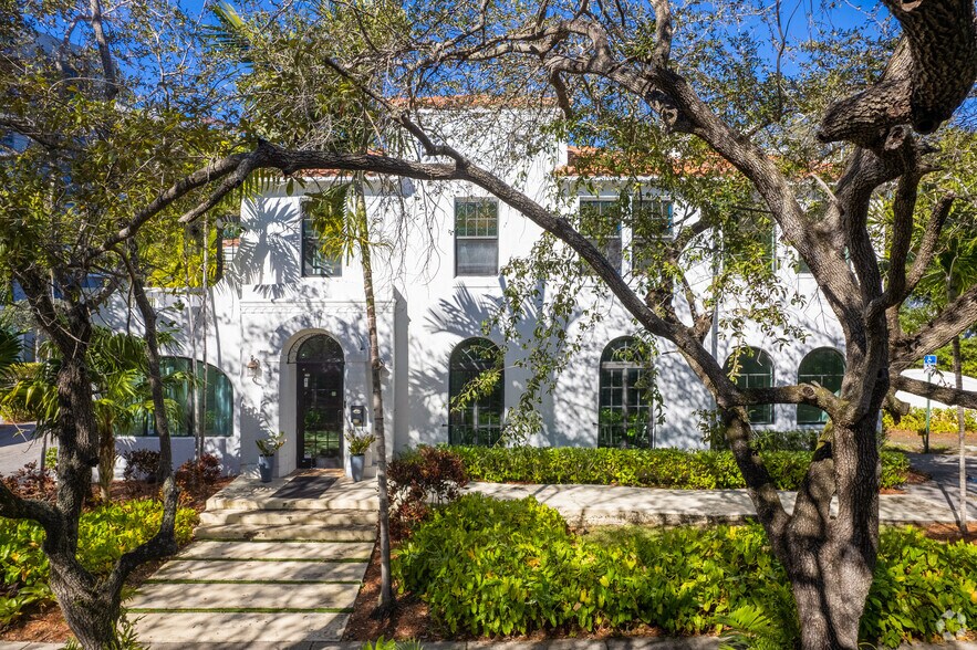 5601 Biscayne Blvd, Miami, FL à louer - Photo du bâtiment - Image 2 de 5