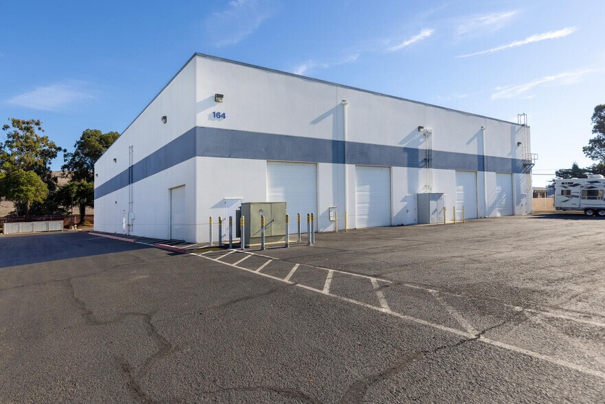 164 Camino Oruga, Napa, CA à louer - Photo du bâtiment - Image 2 de 26