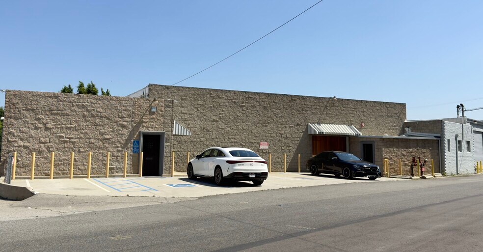 424 S Gladys Ave, San Gabriel, CA à louer - Photo du bâtiment - Image 1 de 2