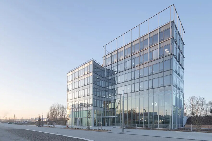 33 Piste Des Géants, Toulouse for lease - Building Photo - Image 2 of 14