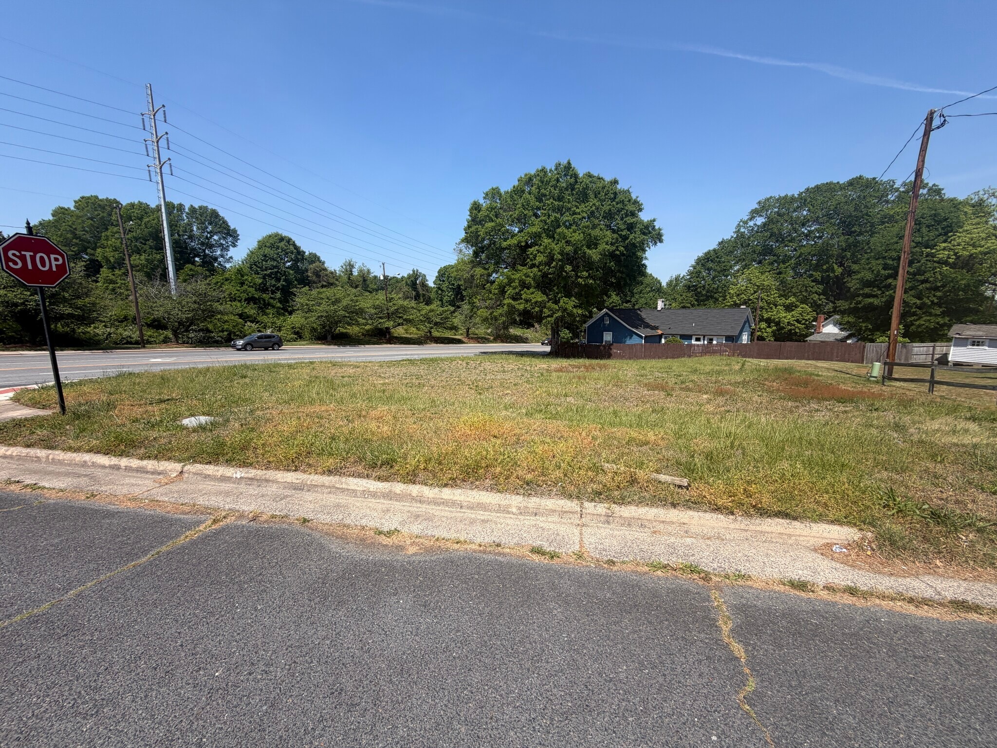 677 Dale Earnhardt Blvd, Kannapolis, NC à louer Photo du bâtiment- Image 1 de 5