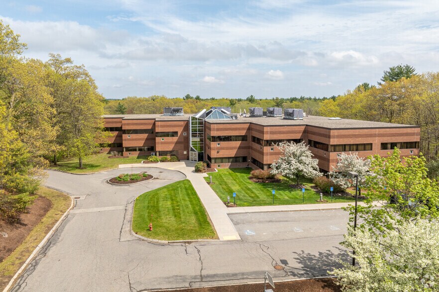 125 Nagog Park, Acton, MA à louer - Photo du bâtiment - Image 3 de 10