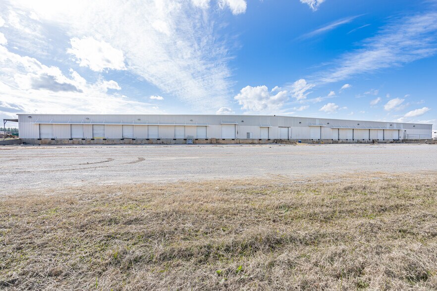942 W Park Dr, Selma, AL à louer - Photo du bâtiment - Image 3 de 19