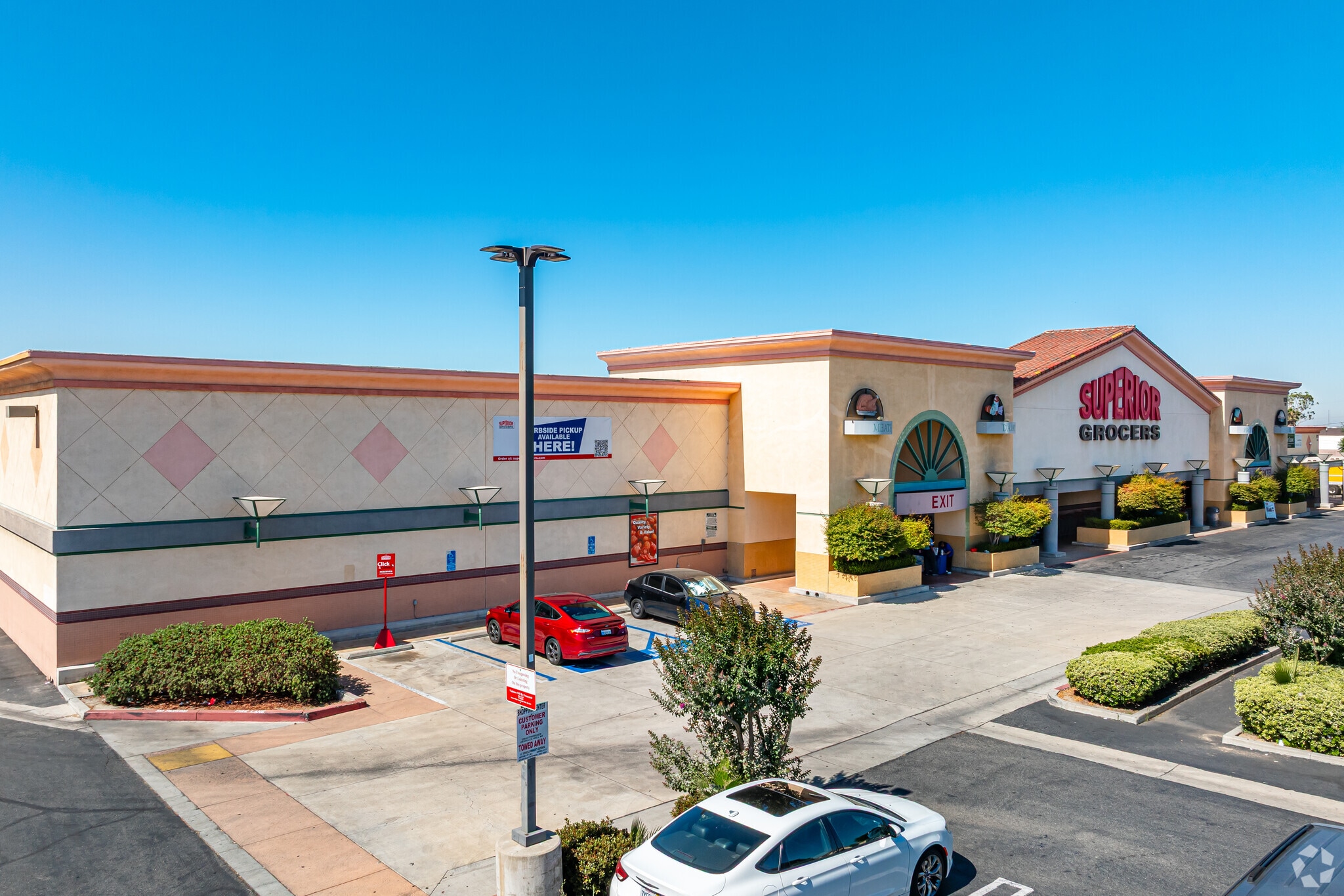 815 W Holt Blvd, Ontario, CA for lease Primary Photo- Image 1 of 5