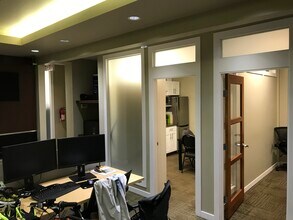 1500 Howe St, Vancouver, BC à louer Photo intérieure- Image 2 de 4