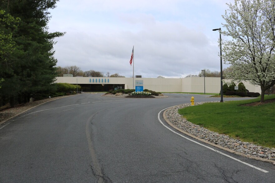 300 Morrison Ave, Easton, PA à vendre - Photo du bâtiment - Image 3 de 6
