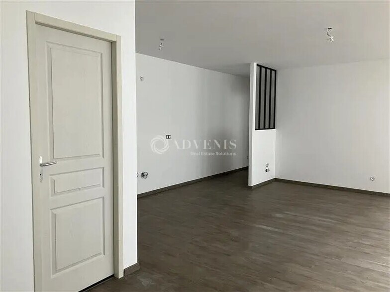 Office in Bourges for sale - Interior Photo - Image 2 of 3