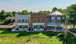 Plus de détails pour 18620 W Catawba Ave, Cornelius, NC - Commerce de détail à vendre