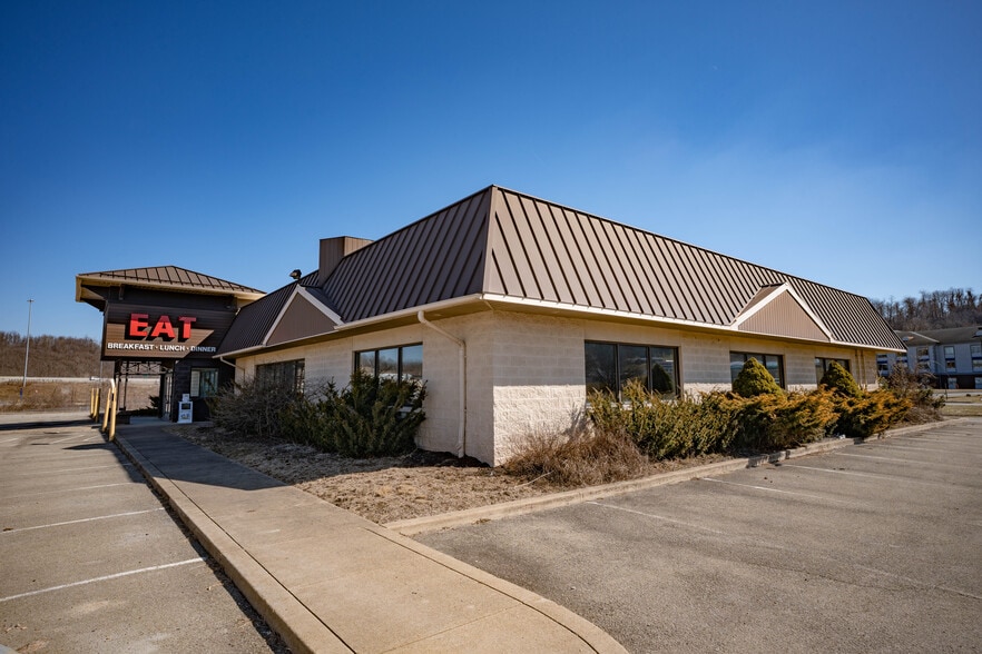 206 Wilson Rd, Bentleyville, PA for sale - Building Photo - Image 3 of 5