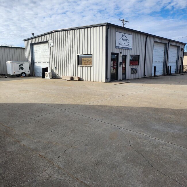 Plus de détails pour 2306 Skyvue Ln, Manhattan, KS - Industriel à louer