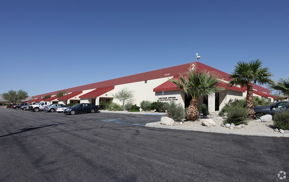19020 N Indian Canyon Dr, North Palm Springs, CA à louer - Photo du bâtiment - Image 3 de 13