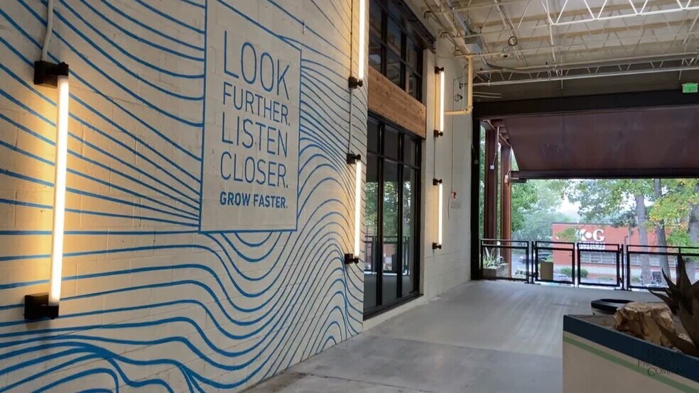 1218 Menlo Dr NW, Atlanta, GA à louer - Vidéo sur l’inscription commerciale - Image 2 de 23