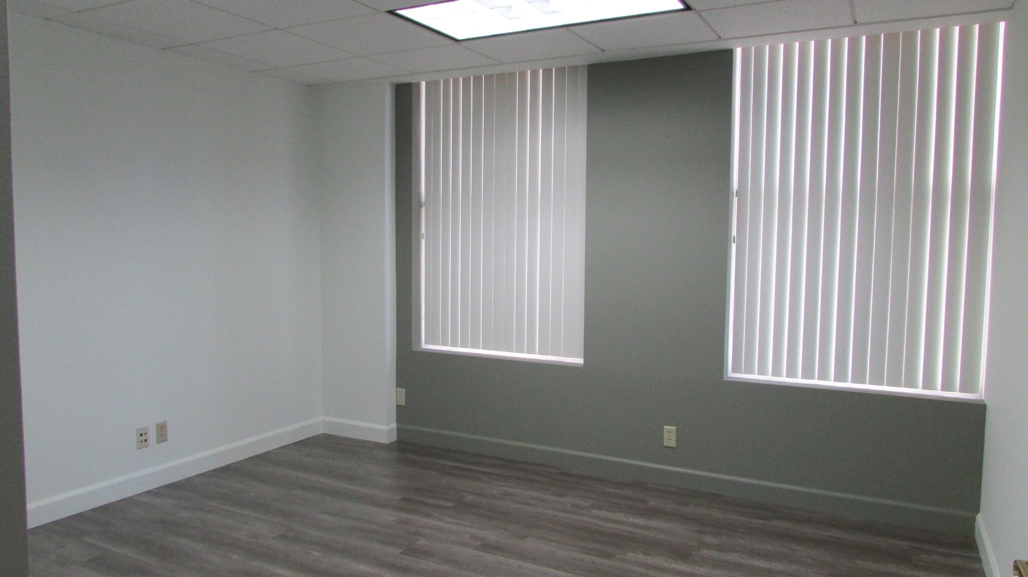100 N Brand Blvd, Glendale, CA for lease Interior Photo- Image 1 of 1