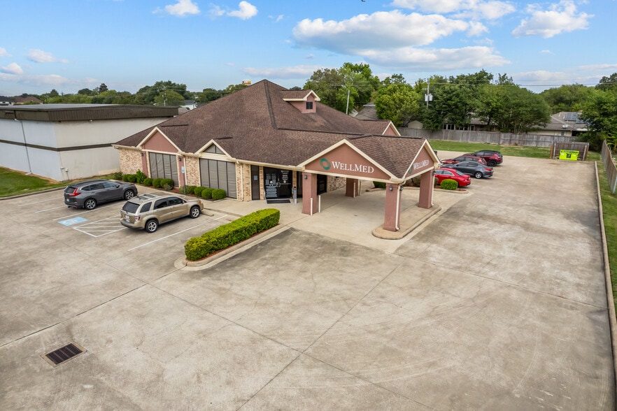 10611 W Fairmont Pky, La Porte, TX for sale - Building Photo - Image 2 of 25