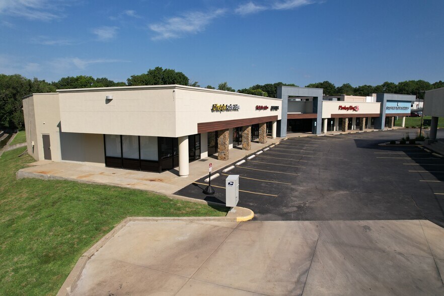 9512-9536 Marshall Dr, Lenexa, KS à louer - Photo du bâtiment - Image 2 de 4