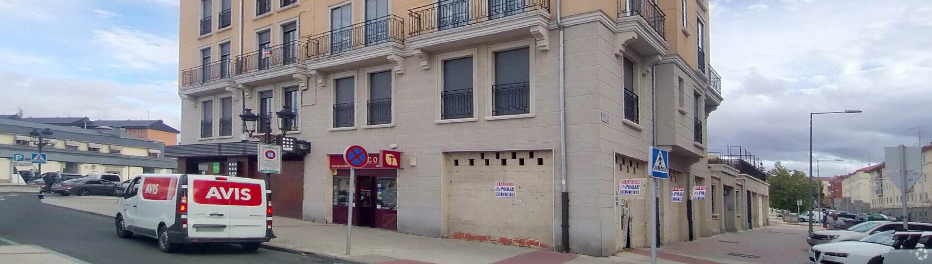 Retail in Ávila, Ávila for lease Interior Photo- Image 1 of 3