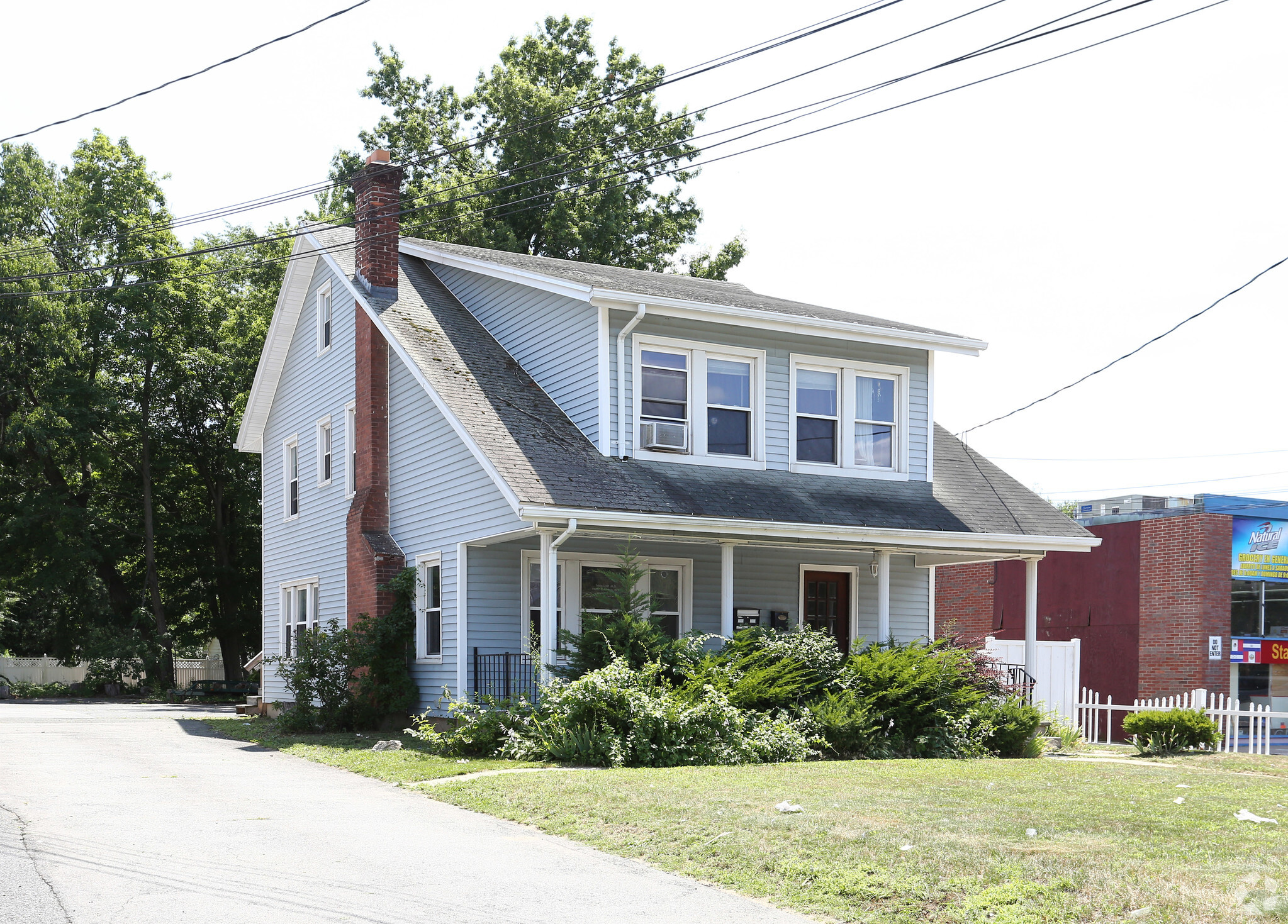 585 Burnside Ave, East Hartford, CT à louer Photo principale- Image 1 de 6