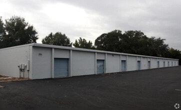 1903-1949 W Brandon Blvd, Brandon, FL for lease Building Photo- Image 1 of 2