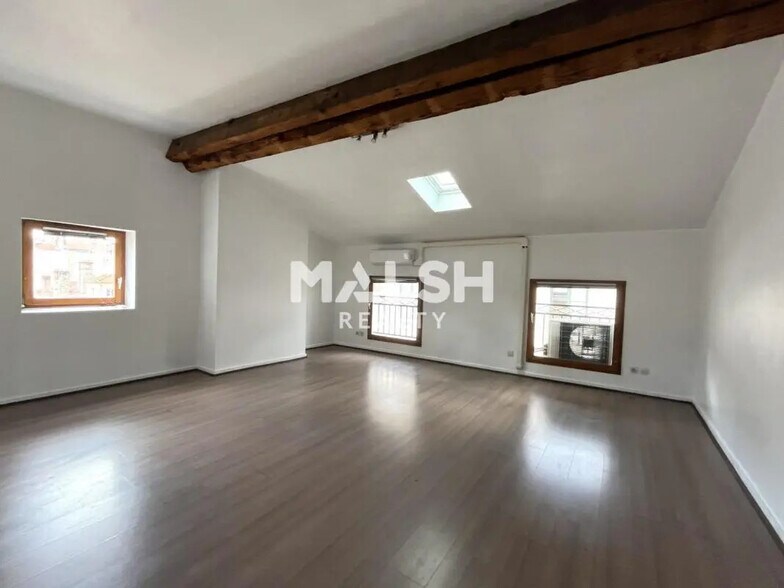 Bureau dans Lyon à louer - Photo du bâtiment - Image 3 de 17