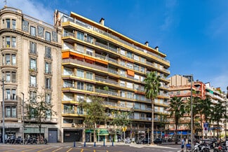 Plus de détails pour Multi-résidentiel à vendre