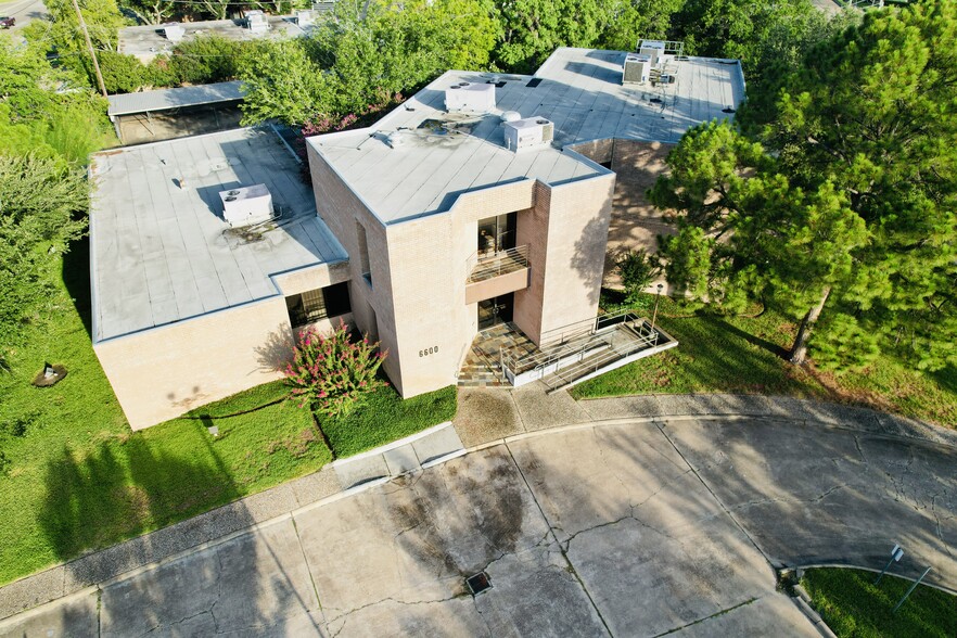 6600 Sands Point Dr, Houston, TX à vendre - Photo du bâtiment - Image 1 de 1