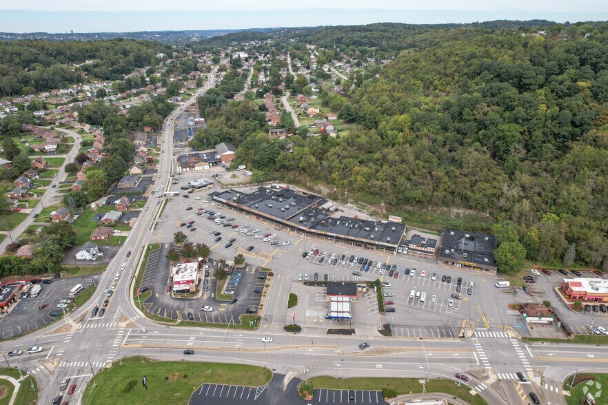 1985 Lincoln Way, McKeesport, PA à louer - Aérien - Image 2 de 5