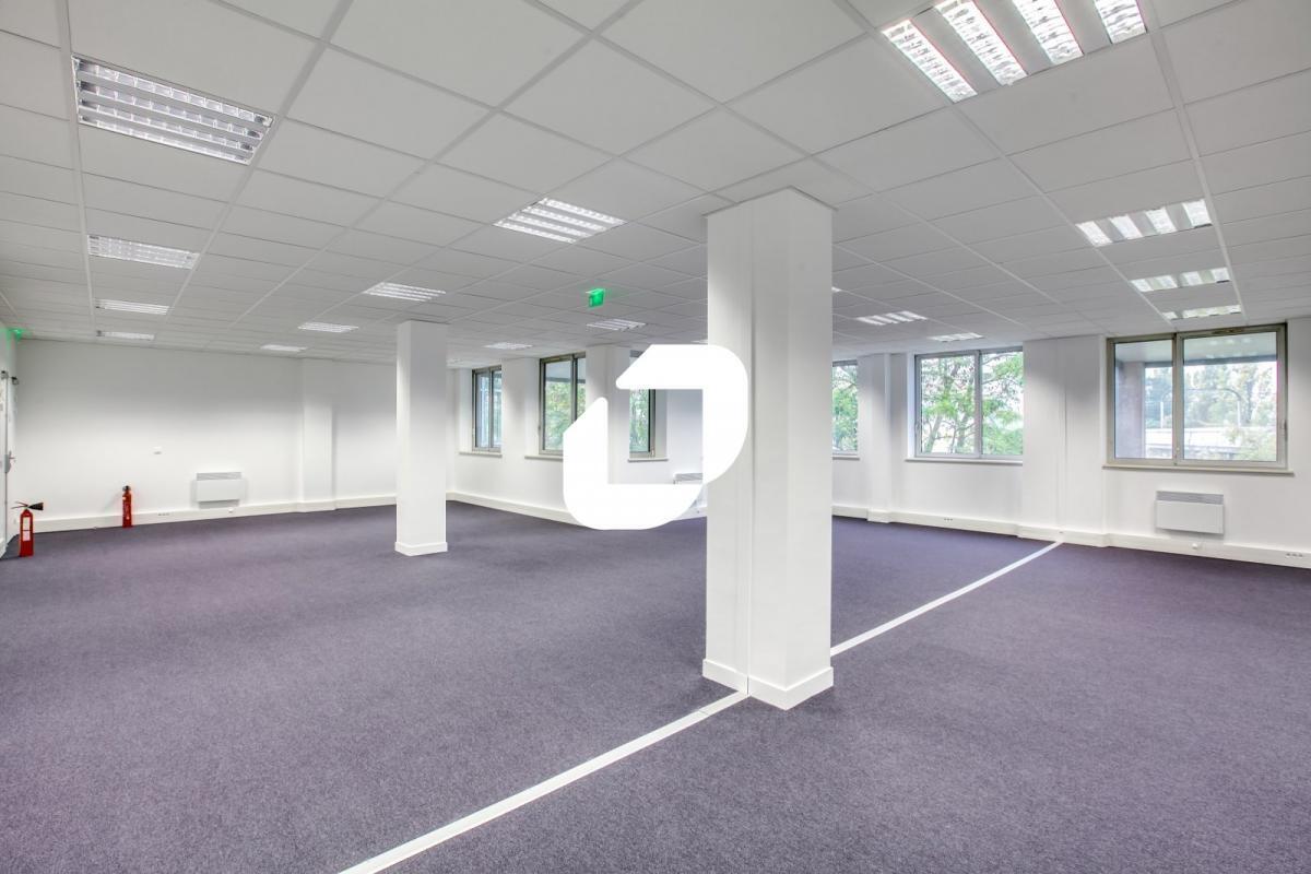 Office in Neuilly-Plaisance for sale Interior Photo- Image 1 of 15