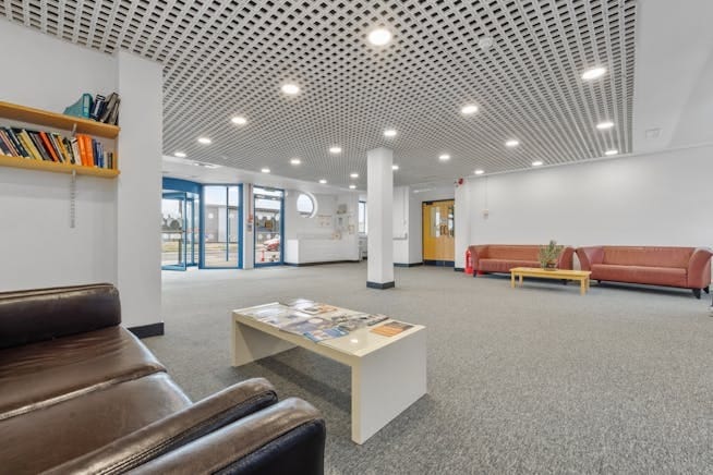 Oak Rd, Winfrith Newburgh for lease Interior Photo- Image 1 of 4