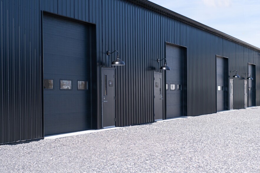 25 Industrial Tract, Hudson, NY à louer - Photo du bâtiment - Image 1 de 15